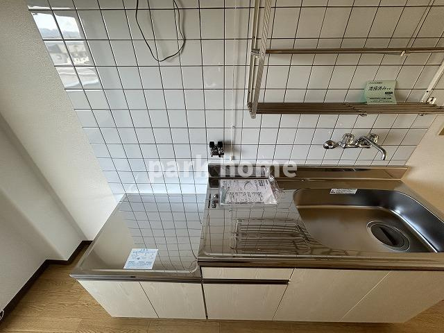 コーポMIKI Ⅰ南棟のキッチン|お料理しやすいキッチンです