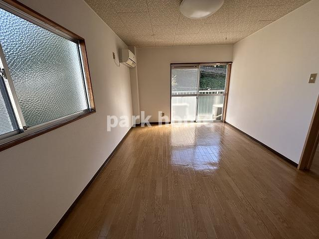 コーポMIKI Ⅰ南棟の居間・リビング|ゆったり過ごせる居間です