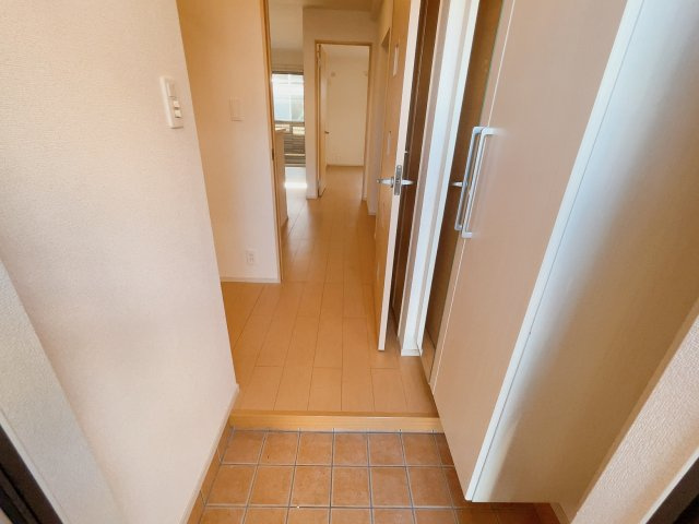 メロウ　ハウスFの玄関