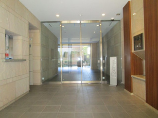 【エントランス】