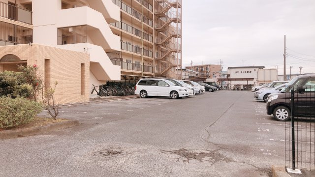 ル・ポール東浜の駐車場