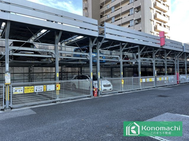 ポレスターブロードシティ城東の駐車場