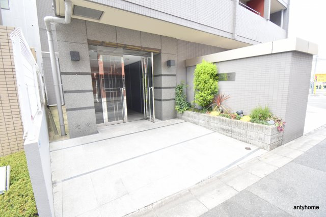 E-GATE　仲介手数料無料のエントランス