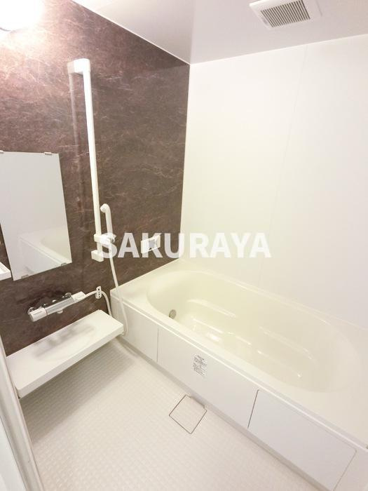 ロイヤルベルグ Ａの浴室|バス