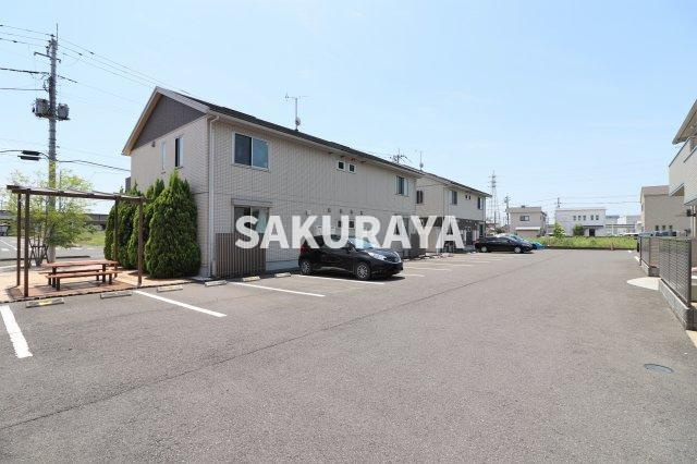 ロイヤルベルグ Ａの駐車場