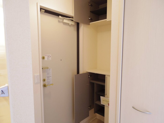 ラ ルーナ Ｂの玄関|シューズBOX