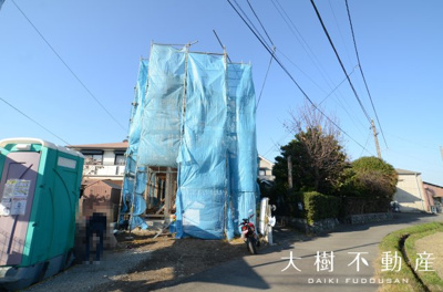 【前面道路含む現地写真】 | 海老名市下今泉4丁目 新築戸建て 全1棟　【仲介手数料無料】 | ※令和5年11月下旬に撮影