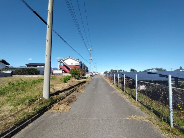 高崎市足門町売土地の前面道路含む現地写真