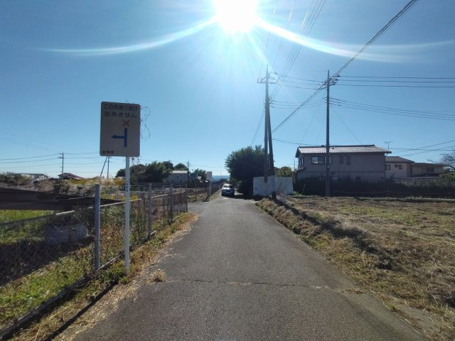 高崎市足門町売土地の前面道路含む現地写真