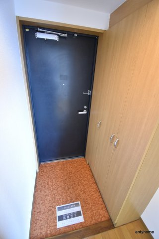 アーデン江坂　仲介手数料無料の玄関