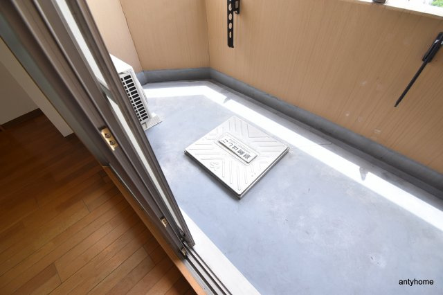 アーデン江坂　仲介手数料無料のバルコニー