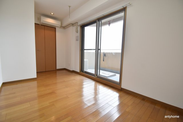 アーデン江坂　仲介手数料無料の居間・リビング