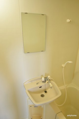 アーデン江坂　仲介手数料無料の洗面所