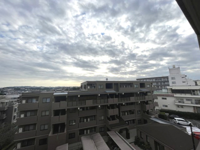 【展望】 | クリオ上大岡西壱番館 | 4階部分からの眺望です。