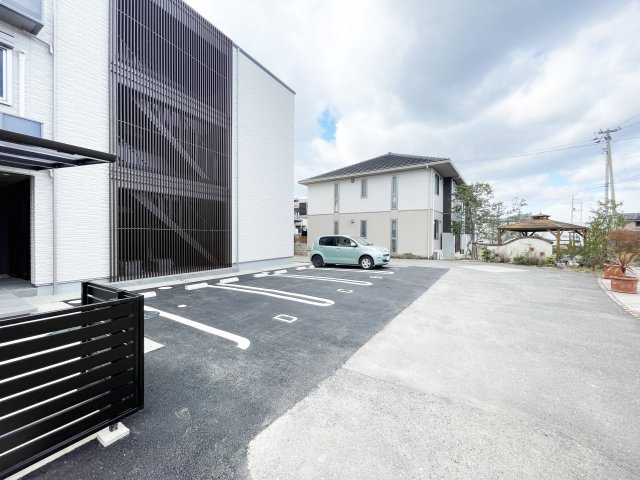 グランフォーレ蔵本の駐車場