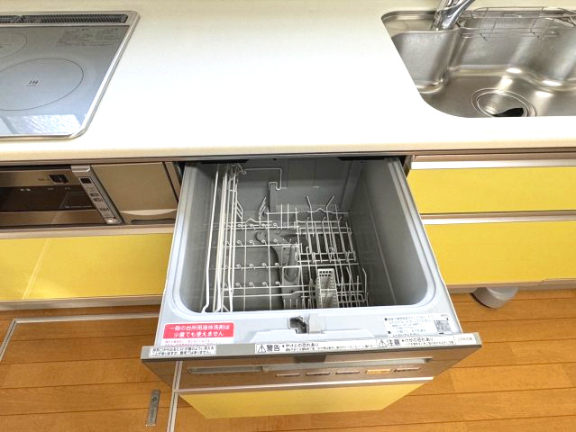 熊取町大久保南4丁目　中古戸建のキッチン|食洗器付き
