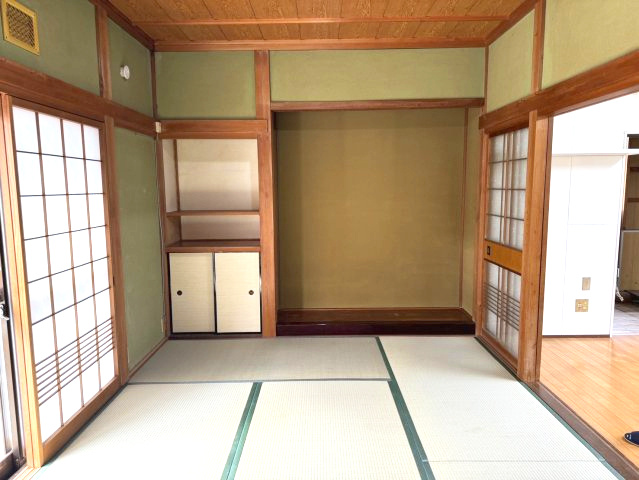 熊取町大久保南4丁目　中古戸建の和室|畳表替え　襖張替済