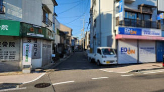 【前面道路含む現地写真】