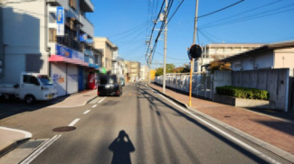 【前面道路含む現地写真】