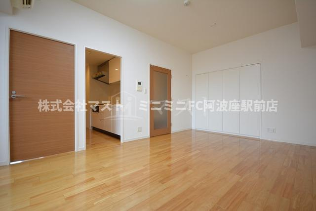 大阪市福島区大開１丁目の賃貸マンションの内装