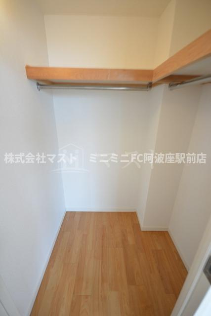 大阪市福島区大開１丁目の賃貸マンションの収納