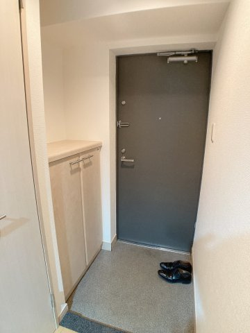 サンライズエモトの玄関