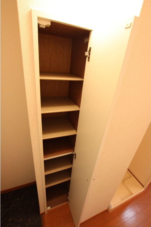 レオパレスルミエール馬場の収納