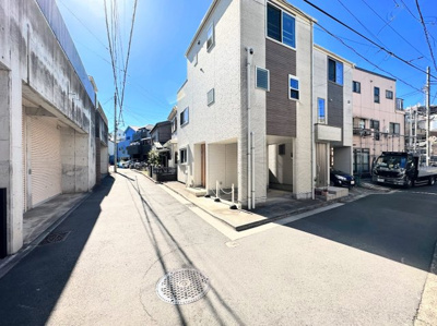 【前面道路含む現地写真】 | ◆◇西区西戸部町　中古戸建◇◆ | ◆前面道路も幅員があり車の運転も安心！前面道路は閑静な住宅地。車通りの少ない道路です。お子様にも安心です。