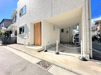 【駐車場】 | ◆◇西区西戸部町　中古戸建◇◆ | ◆大切なお車の維持管理に便利なビルトイン車庫。雨や風をしのげる駐車場です。