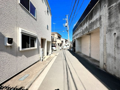 【前面道路含む現地写真】 | ◆◇西区西戸部町　中古戸建◇◆ | ◆子育て世代のスタッフもいますので、お客様目線での物件選び、ご提案が可能です。お問い合わせいただきました物件以外も多数ご紹介させていただきます。