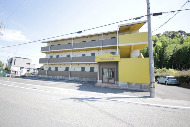 Phlox五反田の駐車場