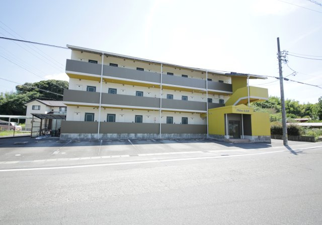 Phlox五反田の駐車場