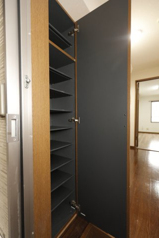 リべルテ中央の玄関