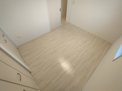 【居間・リビング】 | コルニオーロ | 広々とした洋室です