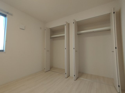 【居間・リビング】 | コルニオーロ | 大きなスペースがあり、収納には困りません