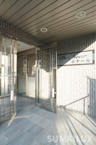 熊本市南区近見４丁目の賃貸マンションのエントランス