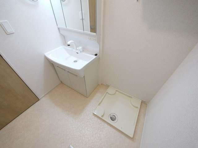 エレガンス　ハネカの独立洗面台|独立洗面台で身支度をすべて済ませてしまいましょう