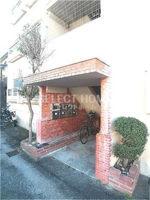 【エントランス】 | エクセル明大寺 | 毎日通るエントランスはこのようになっています