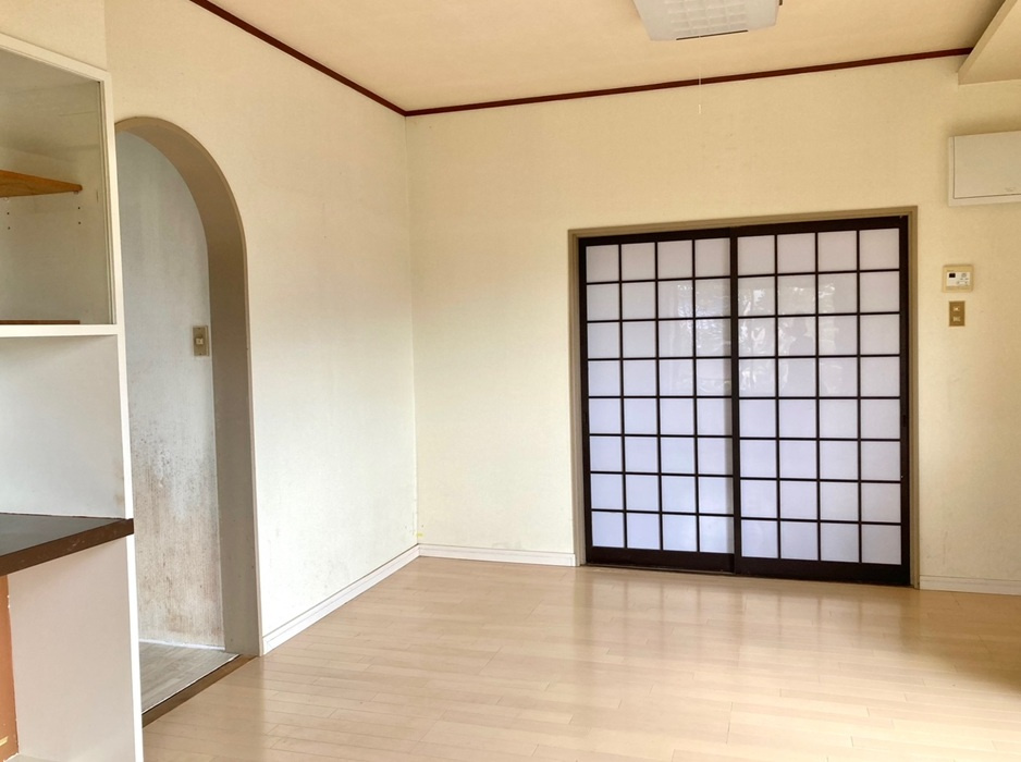 敦賀市山泉中古物件の居間・リビング