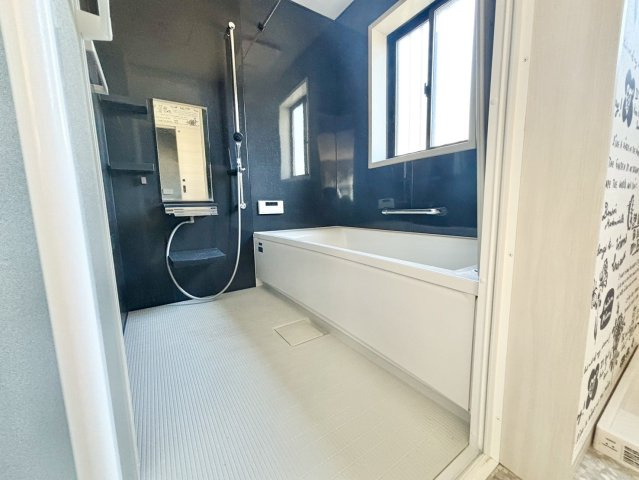 野田市古布内　中古戸建　令和2年築の浴室|お子様と入浴しても、広々とゆったりくつろぐことができます(*^-^*)