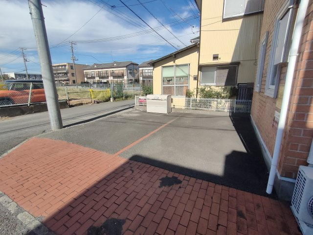 ヨーロピアンシャレーミューの駐車場|カースペースがあります