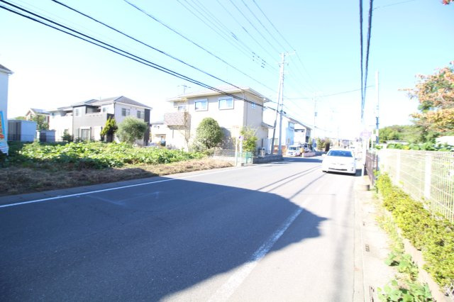 川越市下広谷　建築条件なし売地　東武東上線『鶴ヶ島駅』徒歩27分　【広谷小学区】の前面道路含む現地写真
