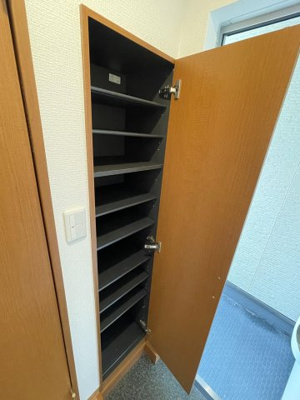 【玄関】 | アヴニール高宮東 | 別号室の写真になります。現況優先。