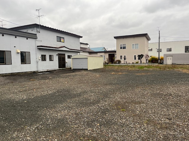 大空町女満別店舗付き住宅の駐車場