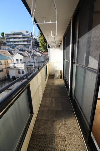 シャルマン百合丘のバルコニー