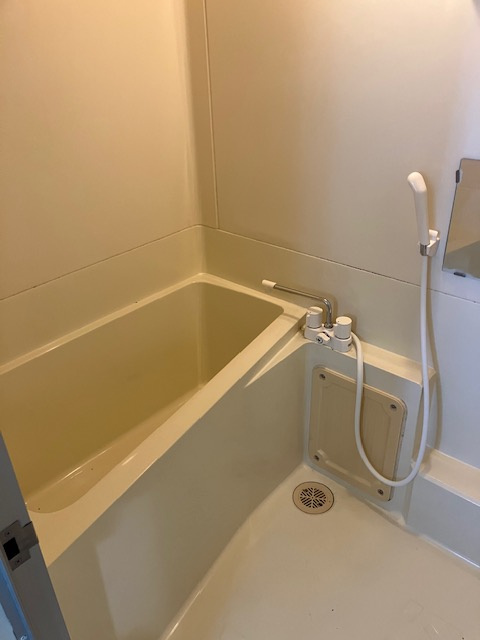 久留米市朝妻町のアパートの浴室