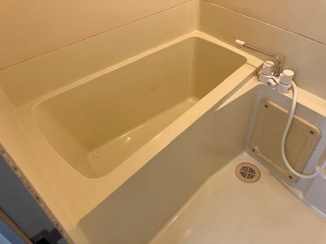 久留米市朝妻町のアパートの浴室