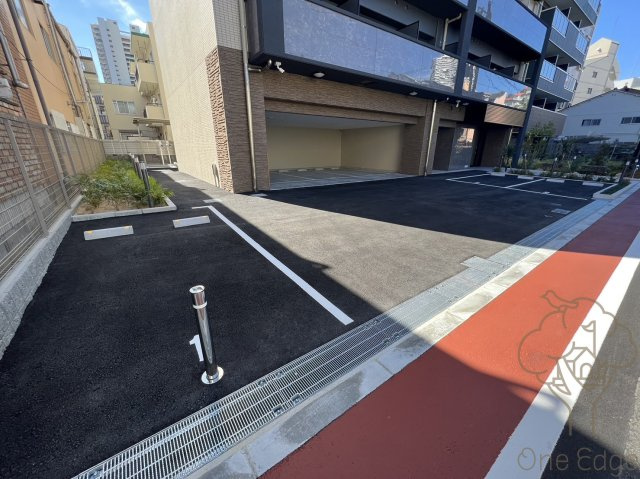 ワールドアイ都島高倉町の駐車場