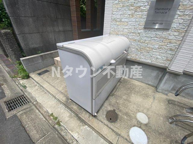 【その他共用部分】 | ダフォディル | ごみ捨て場です