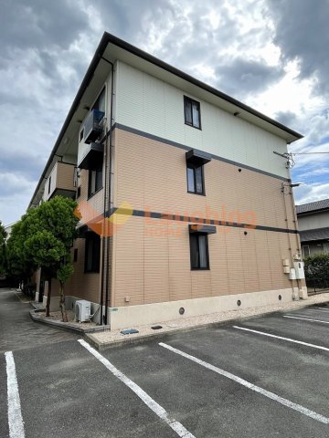 ソールズベリー御井の駐車場|車をお持ちの方に嬉しい駐車場付きの物件です